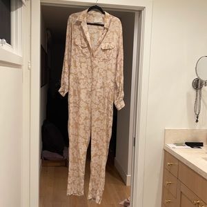 Acacia 95% silk jumpsuit. Photos do not do it justice. Worn once. Size medium.